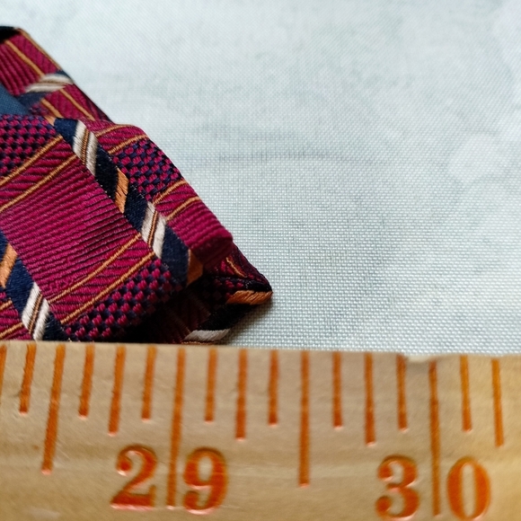 Jos. A. Bank Red Woven Jacquard Men's Tie Necktie Silk Abstract - Picture 7 of 9